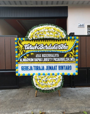 Papan Bunga Duka di Bau Bau