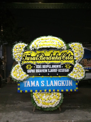 Papan Bunga Duka di Bau Bau